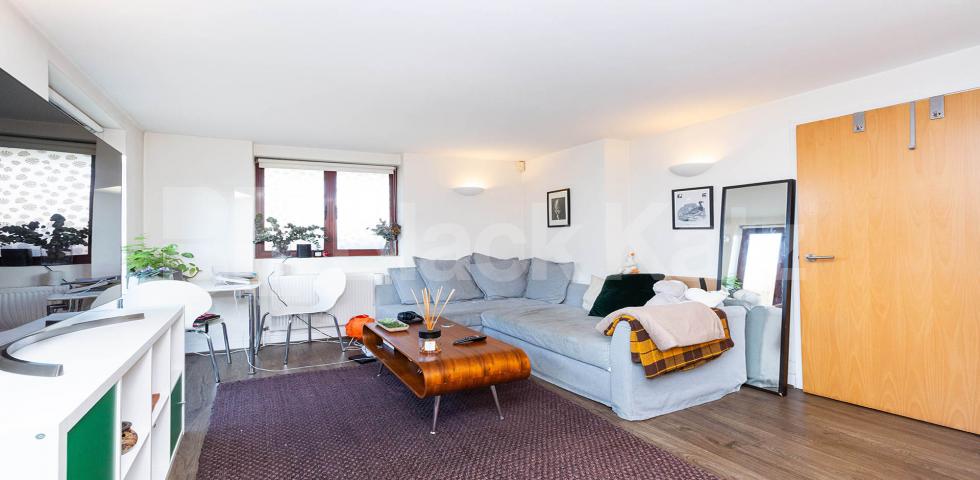 			1 Bedroom, 1 bath, 1 reception Flat			 Barnsbury Grove, Islington - Barnsbury